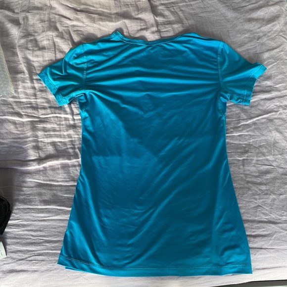 Nike workout top - Picture 3 of 3